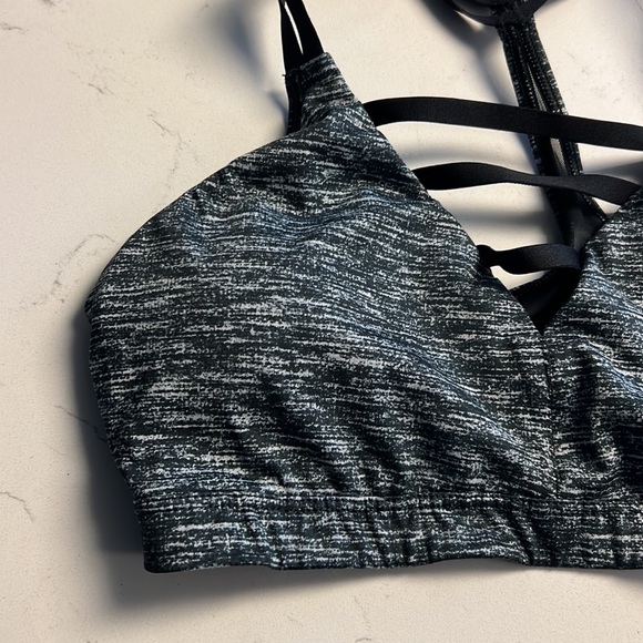 ☘️5/$15 Victoria secret sports bra - Picture 2 of 6